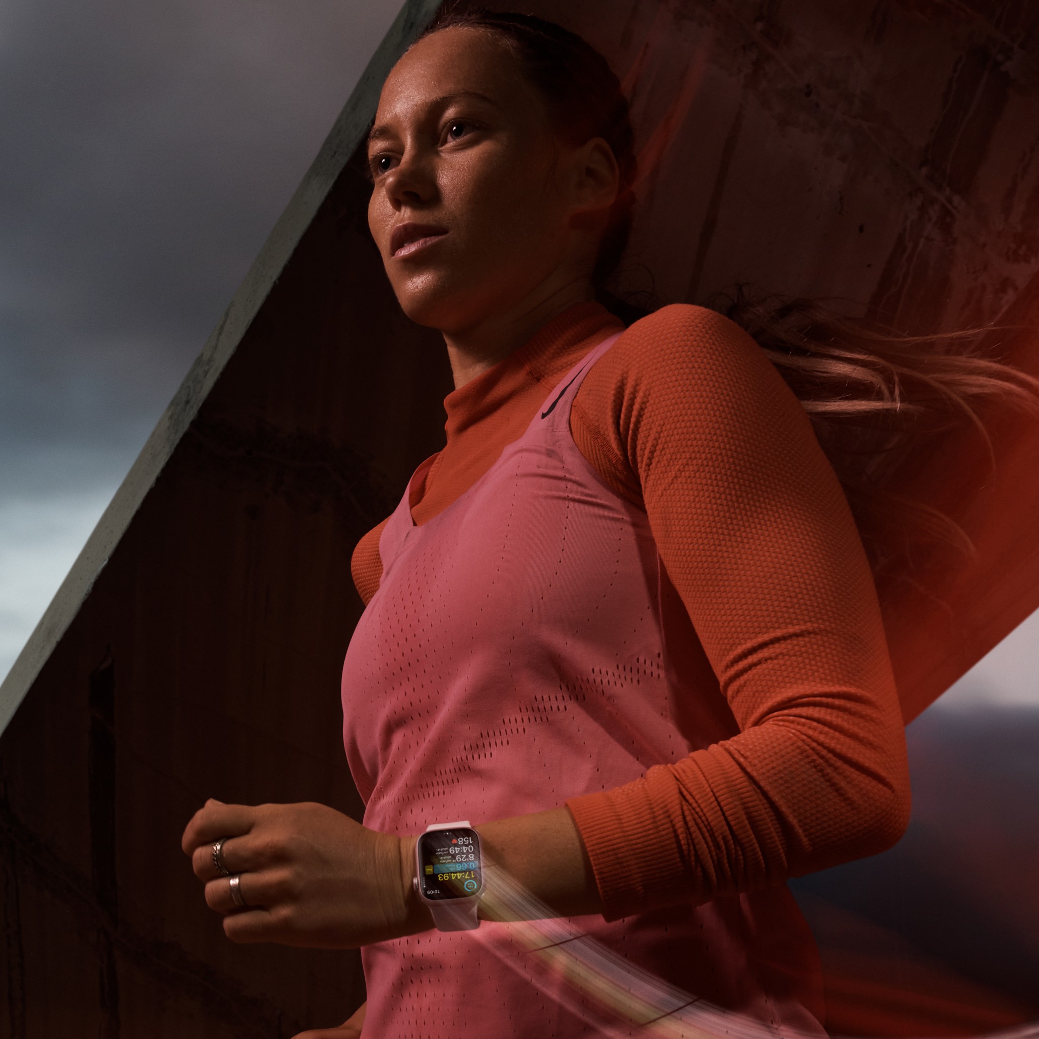 Apple Watch Series  9 GPS + Cellular 45mm (PRODUCT)RED Aluminium Case with (PRODUCT)RED Sport Band - M/L