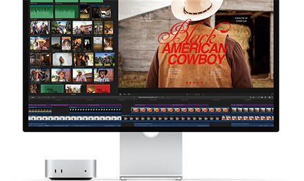 Mac mini ที่จับคู่กับ Studio Display, บนจอทางด้านขวาแสดงหน้าจอชื่อเรื่องจากภาพยนตร์ Black American Cowboy, ภาพนิ่งหลายภาพปรากฏอยู่ด้านซ้าย