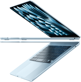 แล็ปท็อป MacBook Air จำนวน 2 เครื่องในสีสกายบลูที่เปิดกางออกเป็นรูปลูกศร เน้นให้เห็นตัวเครื่องด้านข้างที่บาง