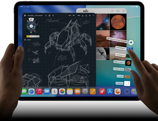 Pad Pro สีดำสเปซแบล็ค มือซ้ายถืออุปกรณ์ มือขวาใช้คำสั่งนิ้วการชี้เพื่อปรับแต่งหน้าต่างหลายแอปที่เปิดอยู่ซึ่งมีทั้งแอปวาดภาพที่มีภาพสเก็ตช์การออกแบบทางกลไก คลังรูปภาพของดาวเคราะห์และภาพอวกาศ รวมถึงโฟลเดอร์ดาวน์โหลดที่กางออกแบบพัด