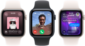 Apple Watch SE 3 สามเรือนเรียงกัน, เรือนหนึ่งแสดงแอป Apple Music, เรือนหนึ่งแสดงสายเรียกเข้า, และอีกเรือนหนึ่งแสดงการรับส่งข้อความทาง iMessage