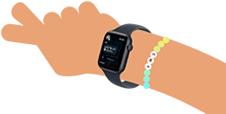 ภาพการ์ตูนแสดงแขนของเด็กสองคน, ทั้งคู่สวม Apple Watch SE 3, เรือนหนึ่งแสดงแอปกิจกรรม, อีกเรือนหนึ่งแสดงแอปข้อความ
