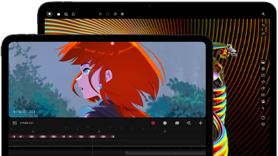 iPad Pro รุ่น 13 นิ้ว และ iPad Pro รุ่น 11 นิ้ว, ตัวเครื่องภายนอกด้านหน้า, แนวนอน, สีดำสเปซแบล็ค, มุมมน, ขอบจอภาพสีดำ, จอภาพรุ่น 11 นิ้ว แสดงภาพสีสันสวยงามของตัวละครผมสีแดง, จอภาพรุ่น 13 นิ้ว แสดงองค์ประกอบอินเทอร์เฟซในการปรับแต่งรูปภาพหลากสีสัน
